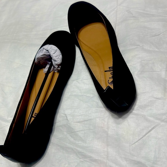 NWT Women's Flat Shoes - Picture 4 of 6